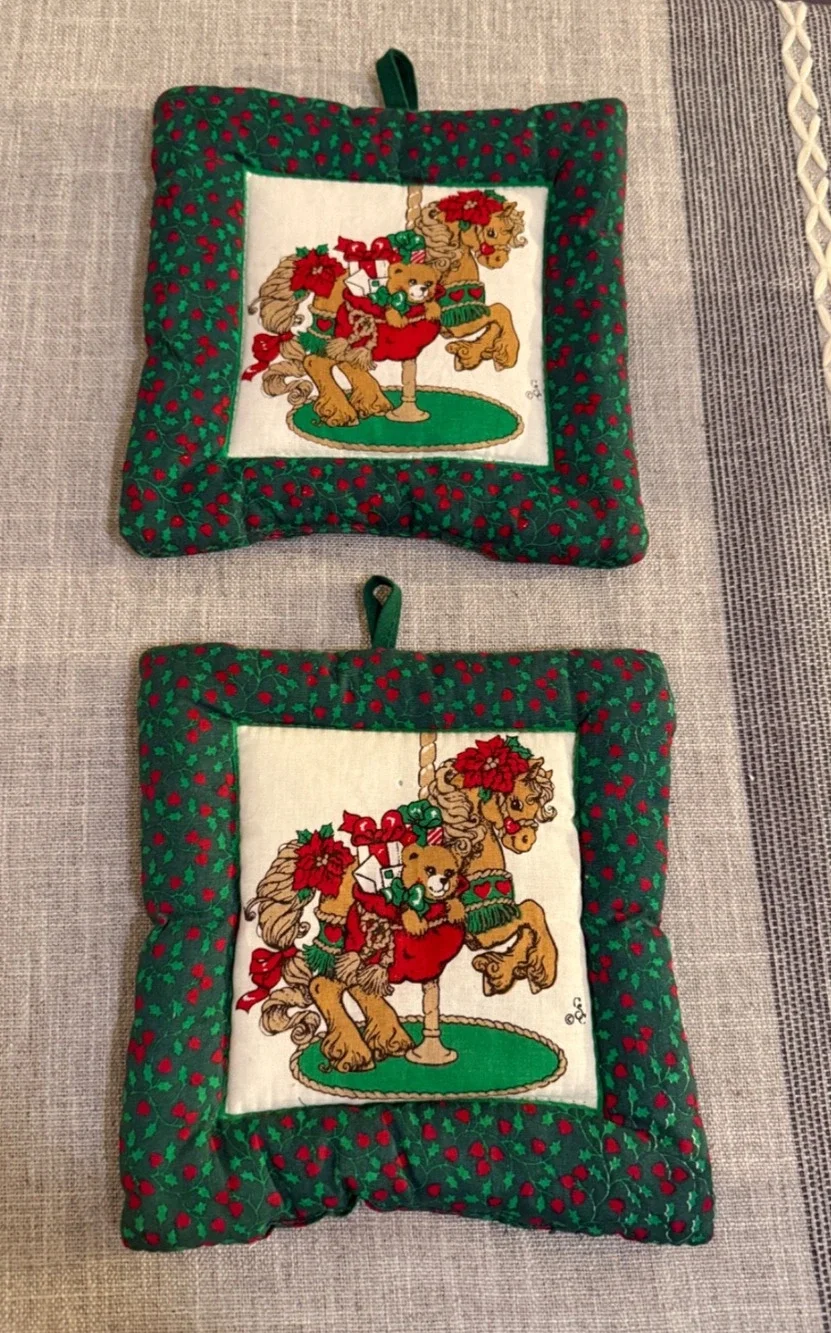 🎄 Vintage CSC Christmas Pot Holders Set of 2 | Carousel Horse | 7” x 7” Quil